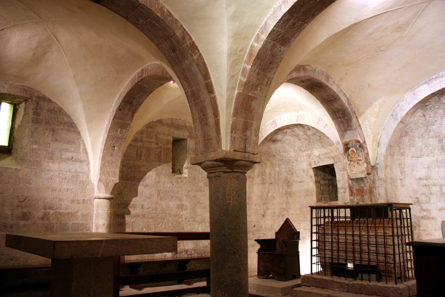 Chiesa di San Felice di Narco - cripta - Castel San Felice